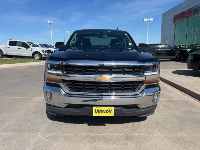 Used 2018 Chevrolet Silverado 1500 LT with VIN 3GCPCRECXJG607047 for sale in Elk City, OK