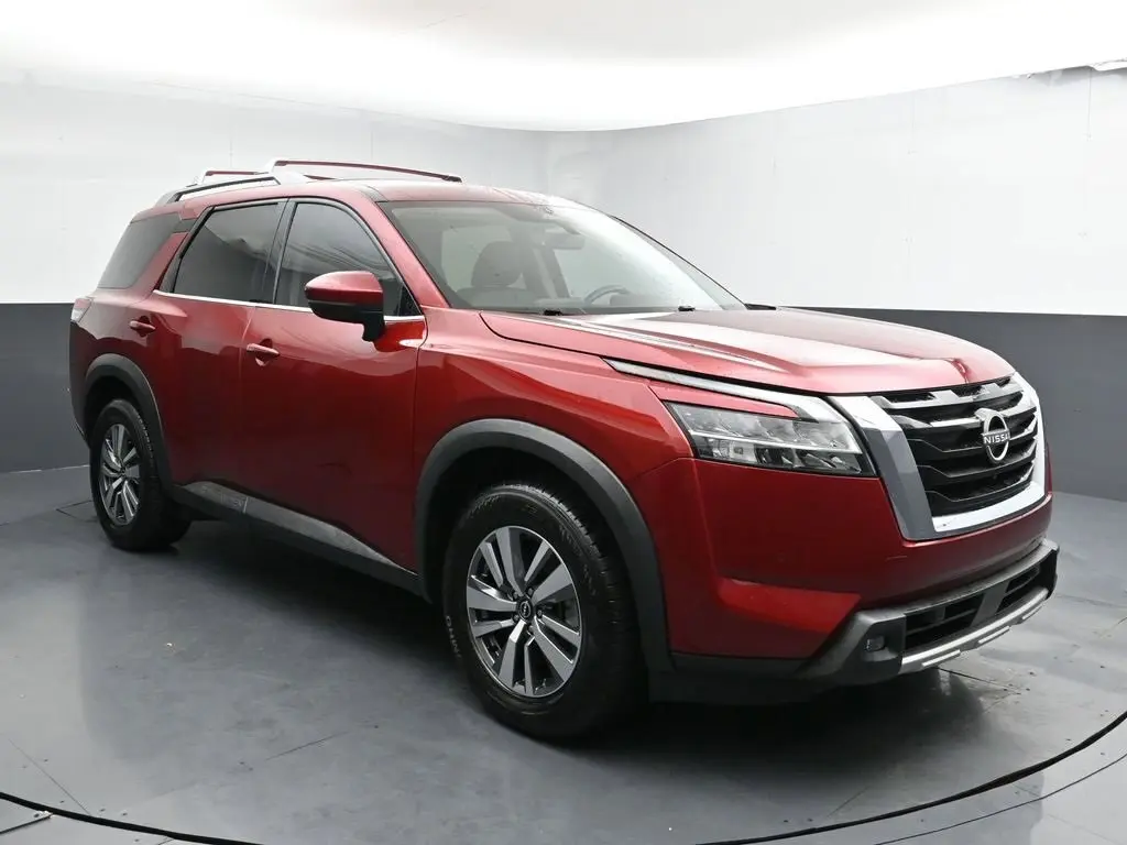 2023 Nissan Pathfinder SL photo 2