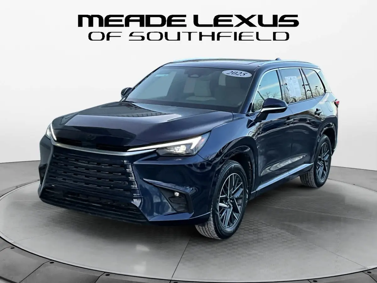 2025 Lexus TX Premium's photo