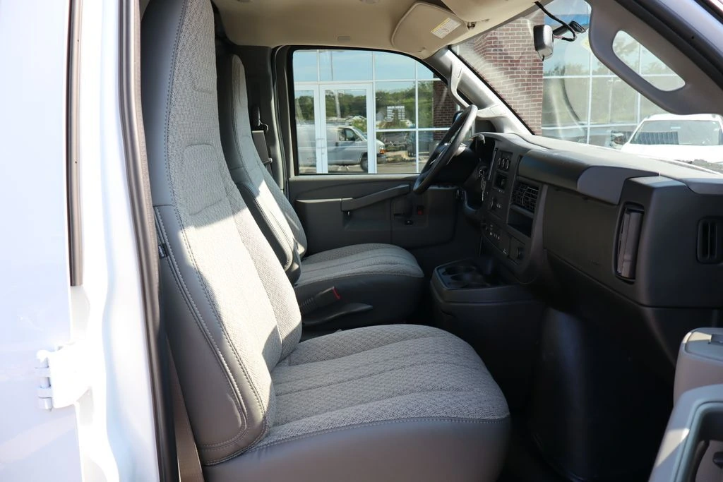 2025 Chevrolet Express Cargo Work Van - Photo 45