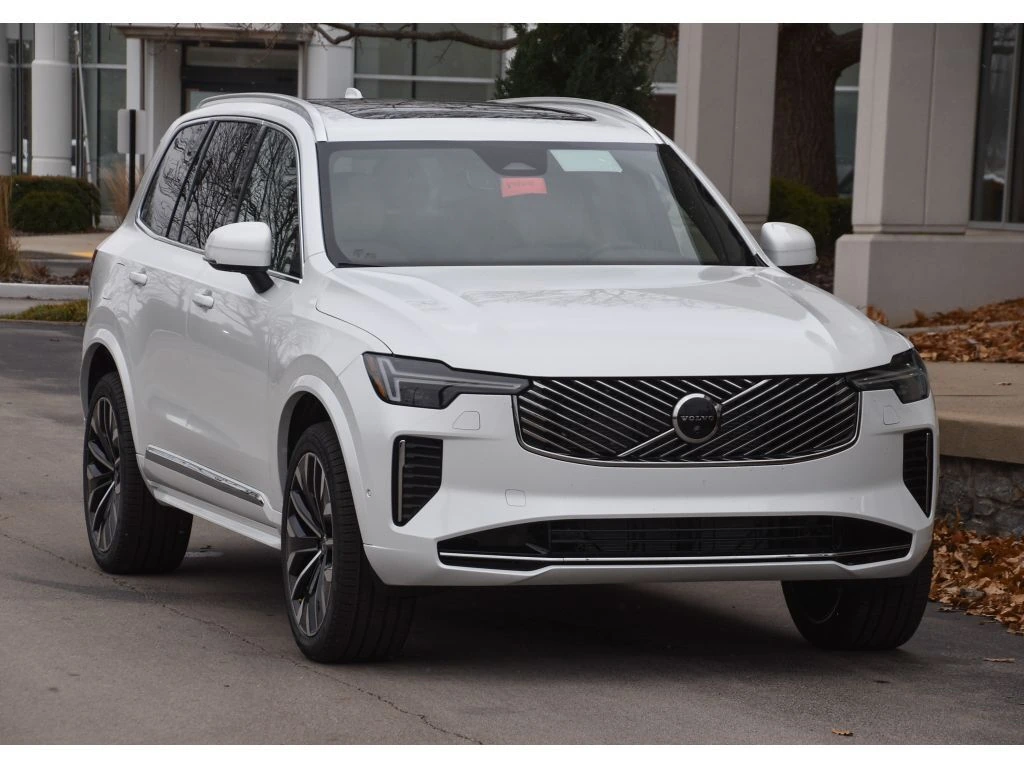 2026 Volvo - image 2