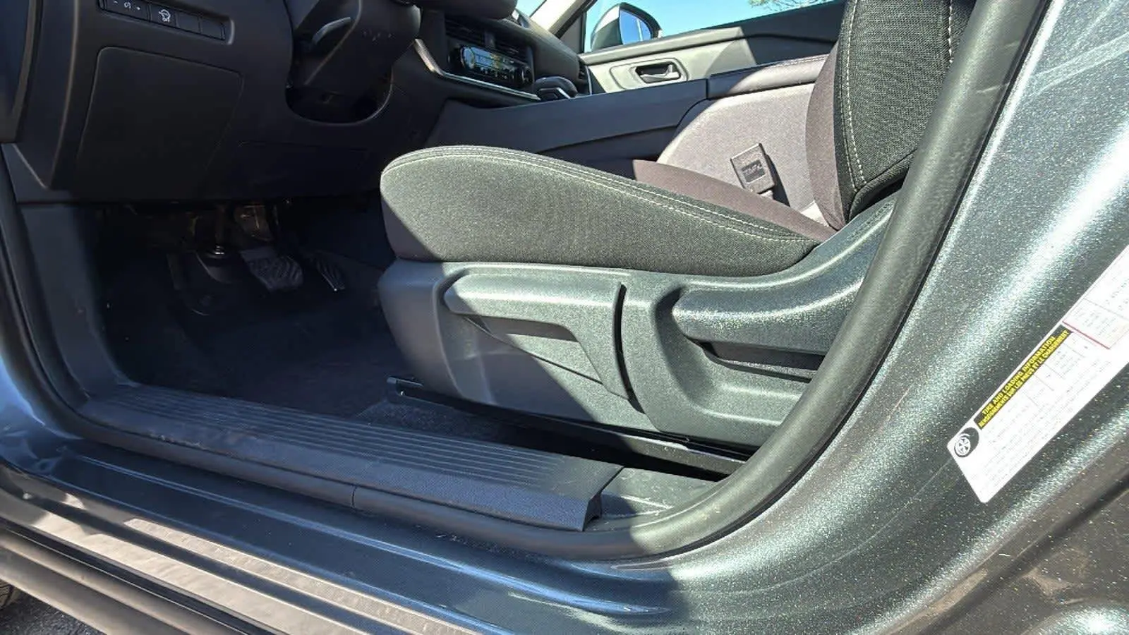 2024 Nissan Rogue S photo 8