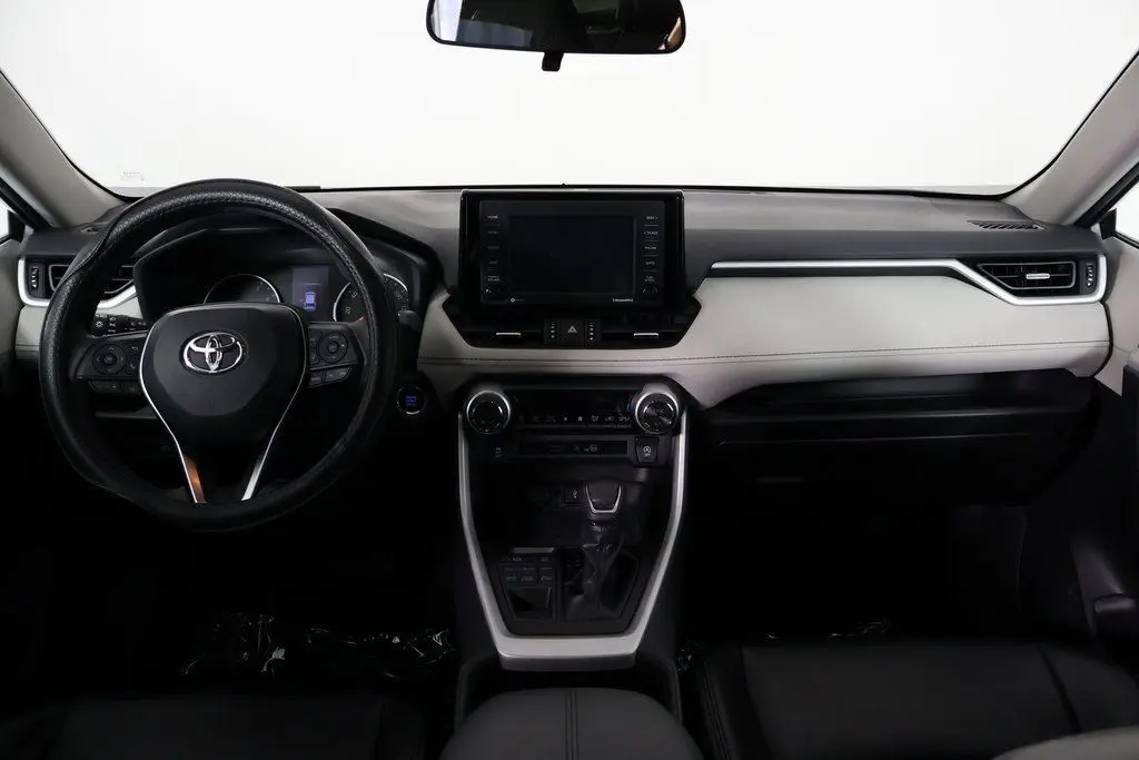 2021 Toyota RAV4 XLE Premium photo 7