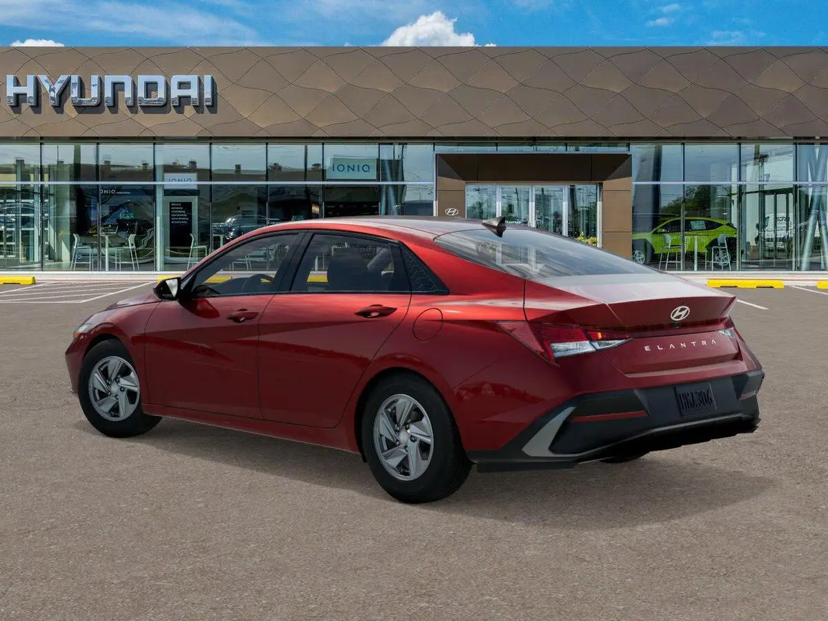 2026 Hyundai Elantra SE photo 3