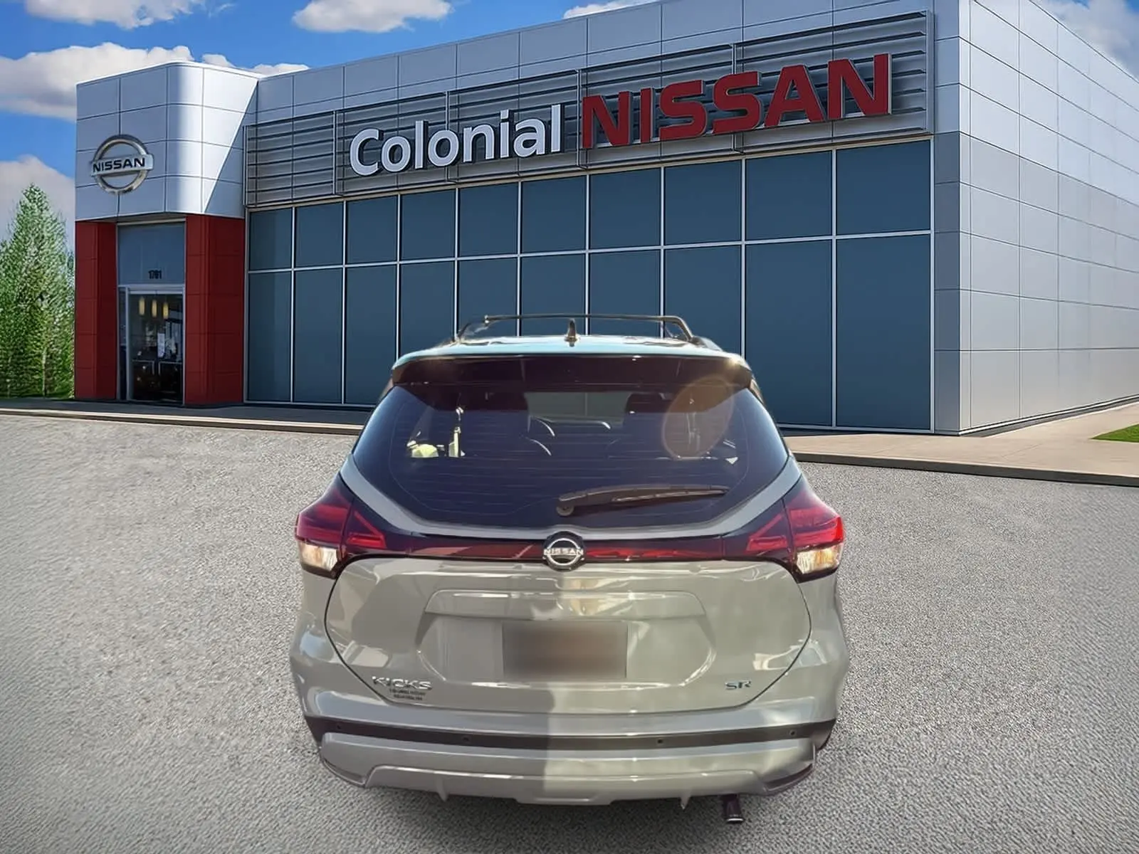 2024 Nissan Kicks SR photo 3
