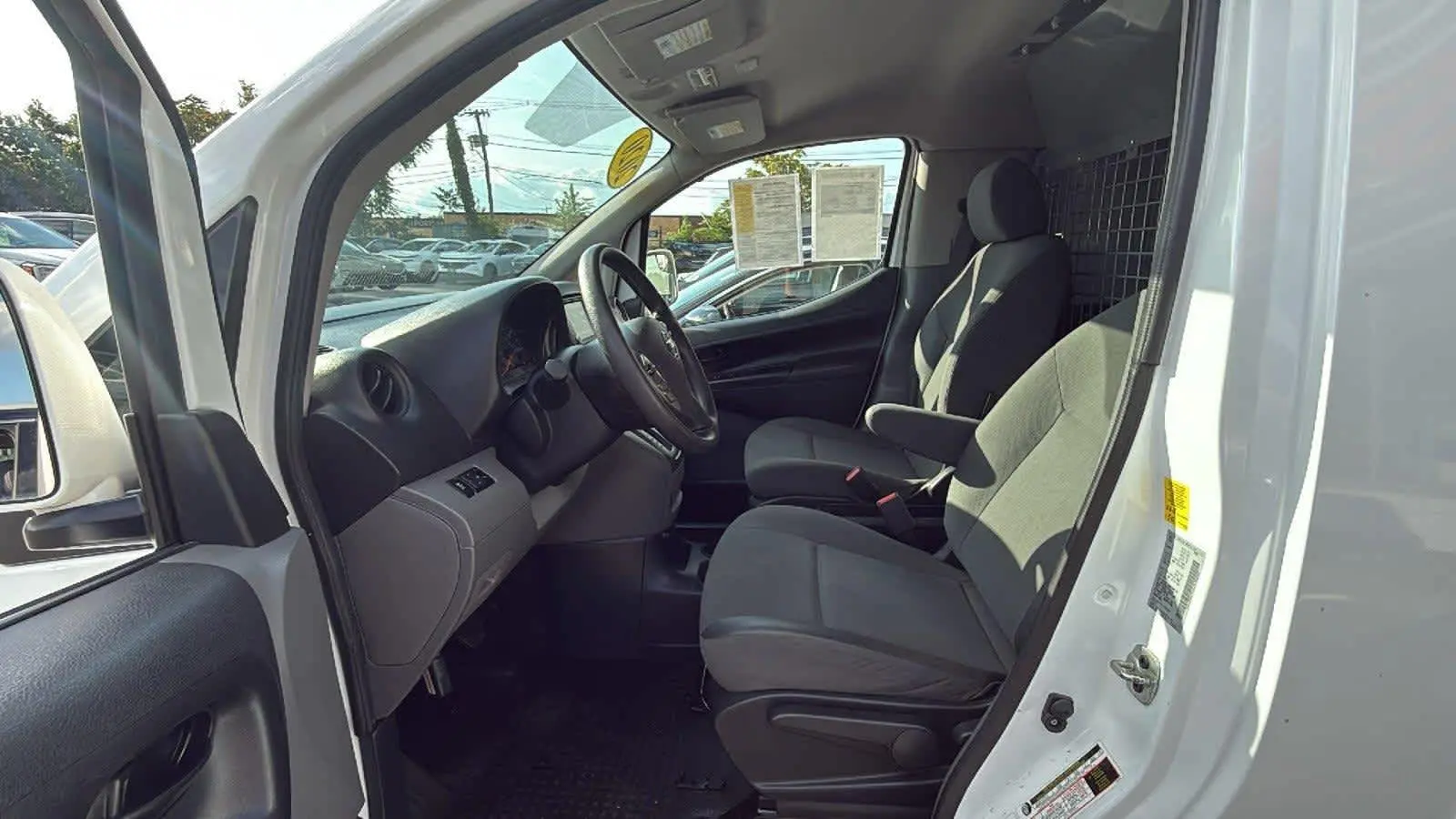 2020 Nissan NV200 SV photo 17