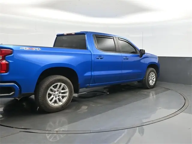 2024 Chevrolet Silverado 1500 RST photo 2