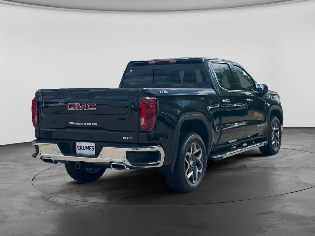 2026 GMC Sierra 1500 SLT - Photo 7