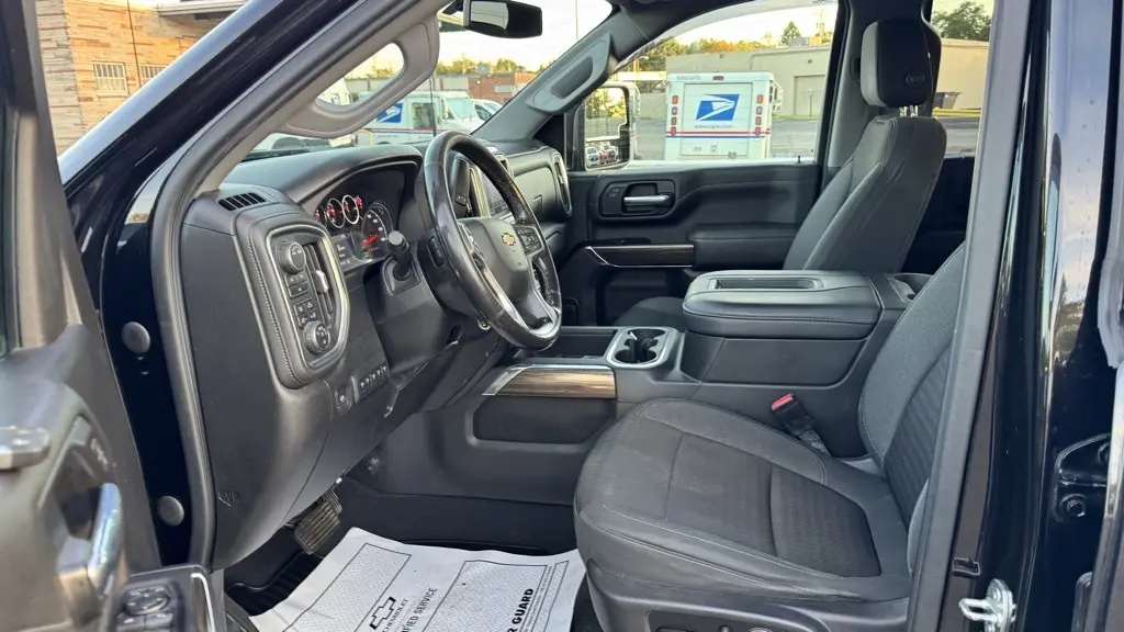 2021 Chevrolet Silverado 2500HD LT photo 4