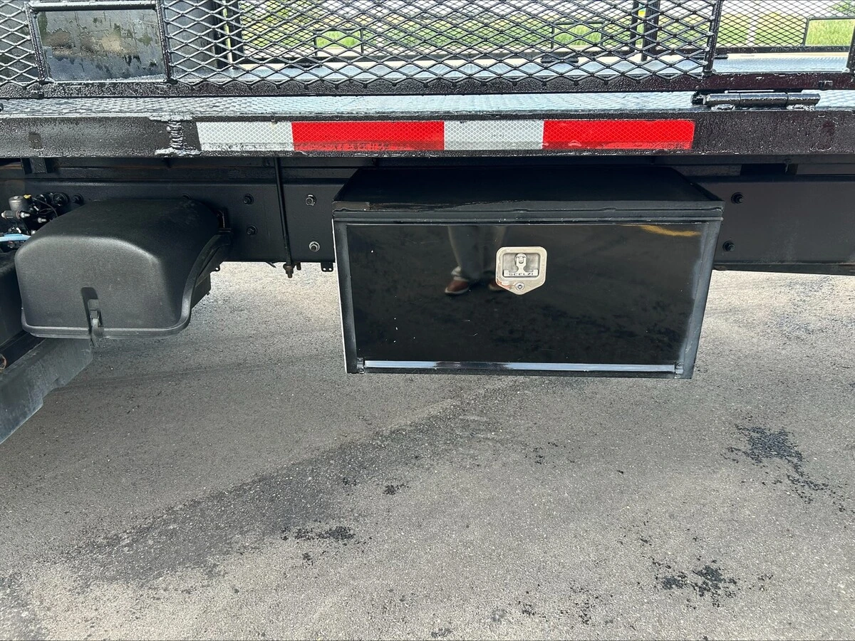 2018 Freightliner M2 106 — photo 7