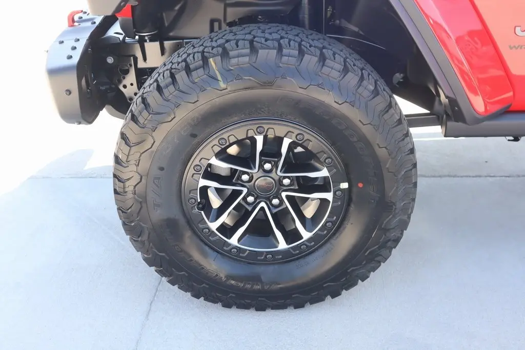 2025 Jeep Wrangler Rubicon X photo 18