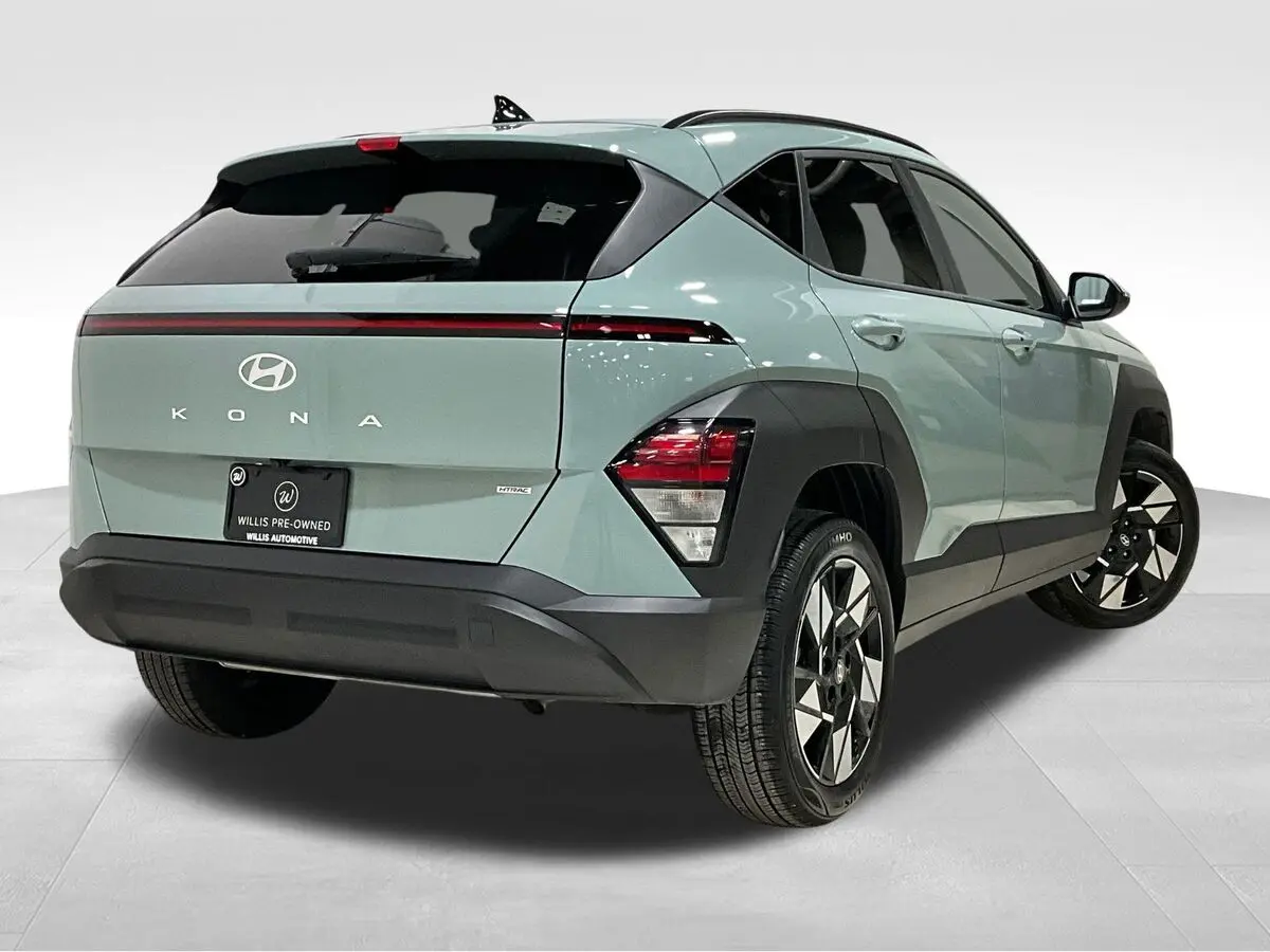 2025 Hyundai Kona SEL photo 3