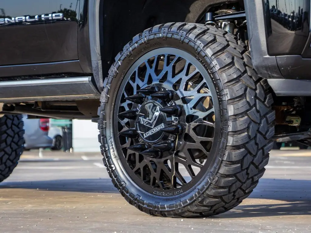2024 Gmc Sierra HD Denali Ultimate photo 2
