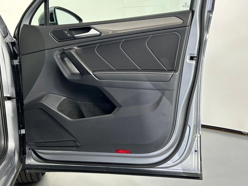 2024 Volkswagen Tiguan SE - Photo 9