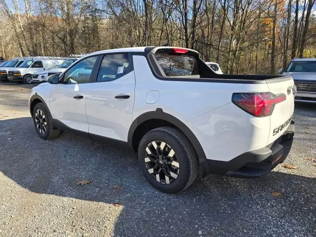 2026 Hyundai Santa Cruz SE photo 3
