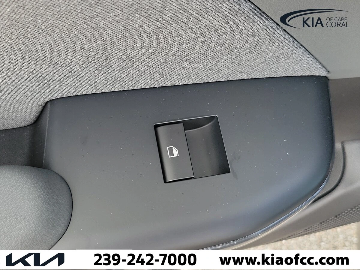 2025 Kia K4 EX - Photo 15