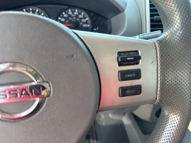 2020 Nissan Frontier SV Crew Cab photo 20