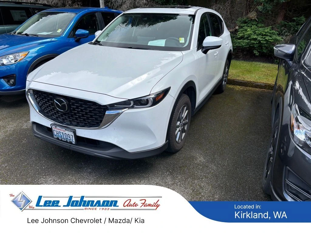 2023 Mazda CX-5 S Preferred package Auto AWD's photo