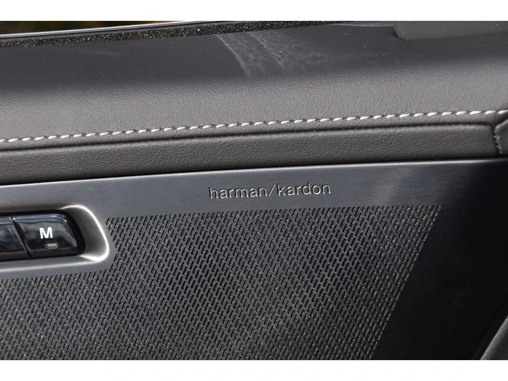 2026 Volvo - image 26