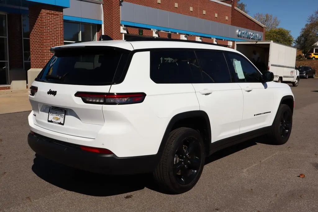 2024 Jeep Grand Cherokee Laredo photo 29