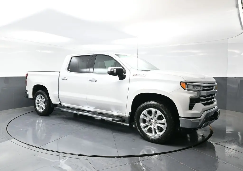 2024 Chevrolet Silverado 1500 LTZ photo 3