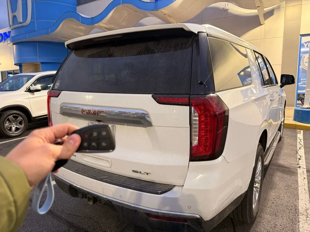 2021 Gmc Yukon XL SLT photo 3