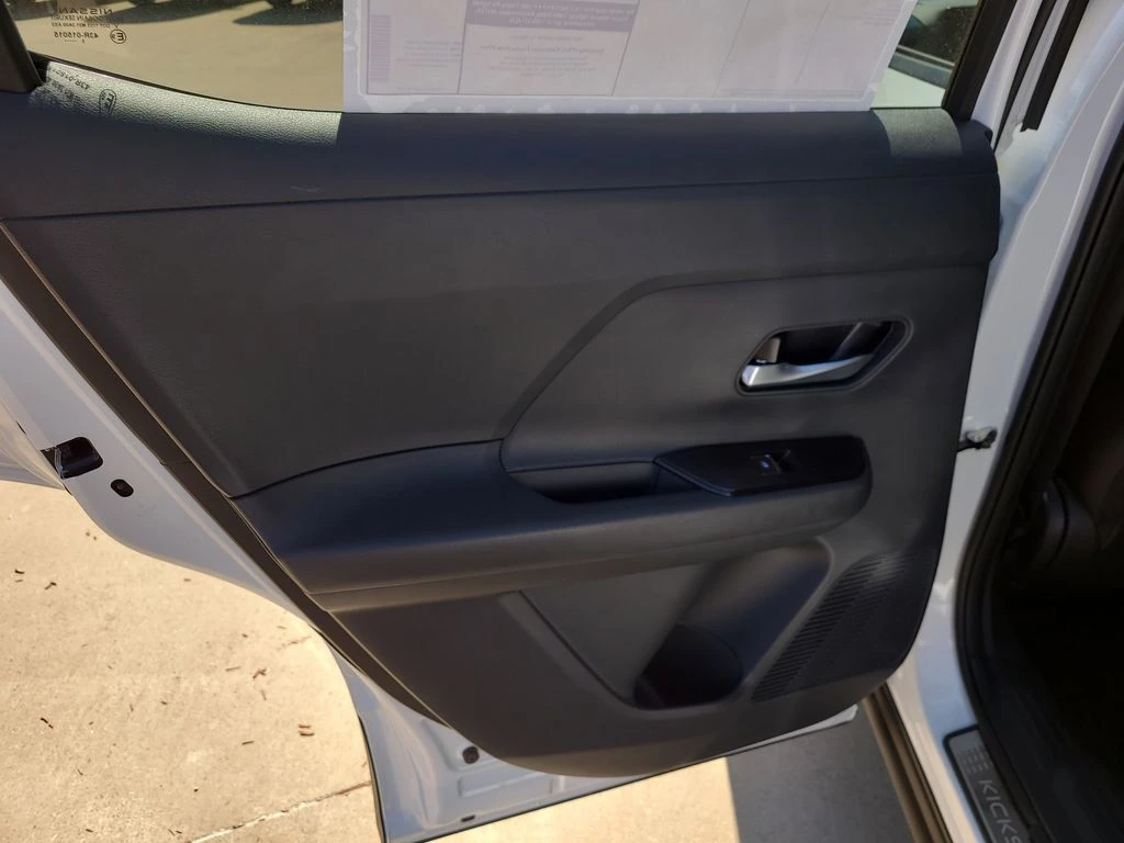 2026 Nissan KICKS SR - Photo 12