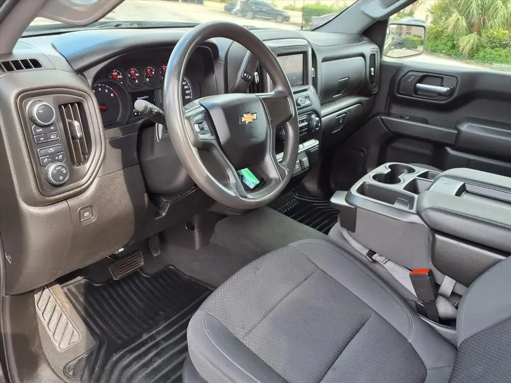 2022 Chevrolet Silverado 1500 Custom photo 18