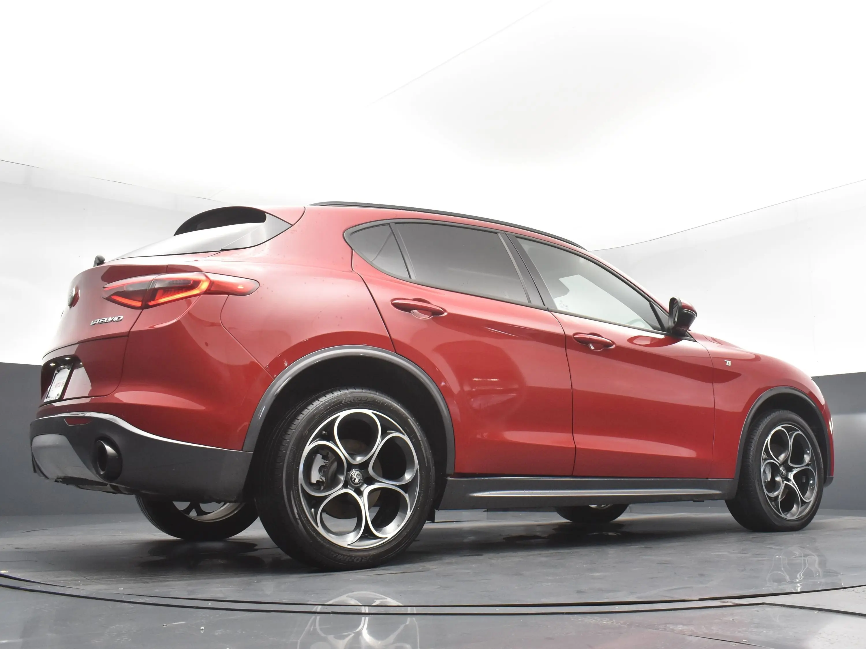 2022 Alfa Romeo Stelvio Ti photo 23