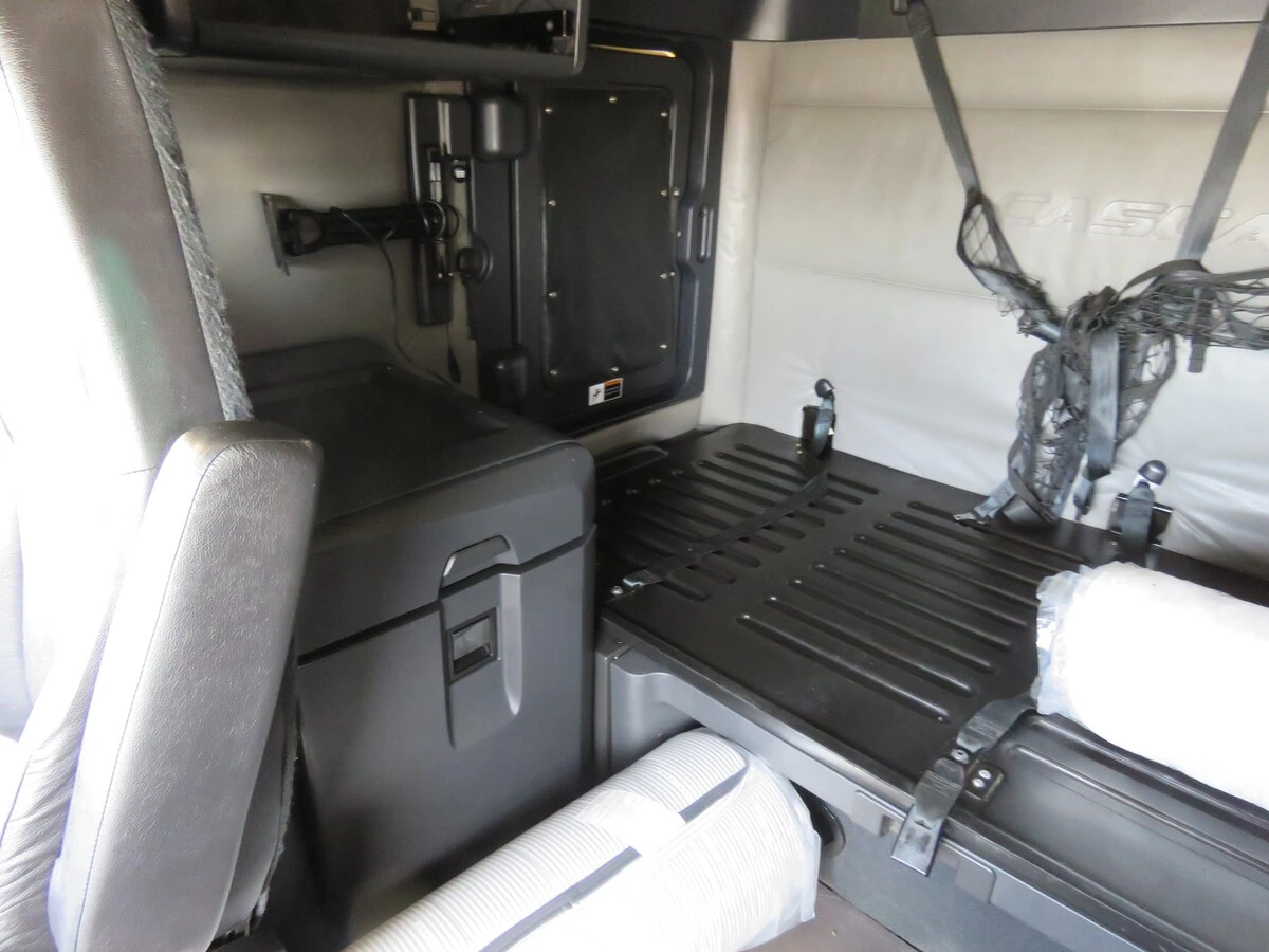 2022 Freightliner Cascadia - image 15