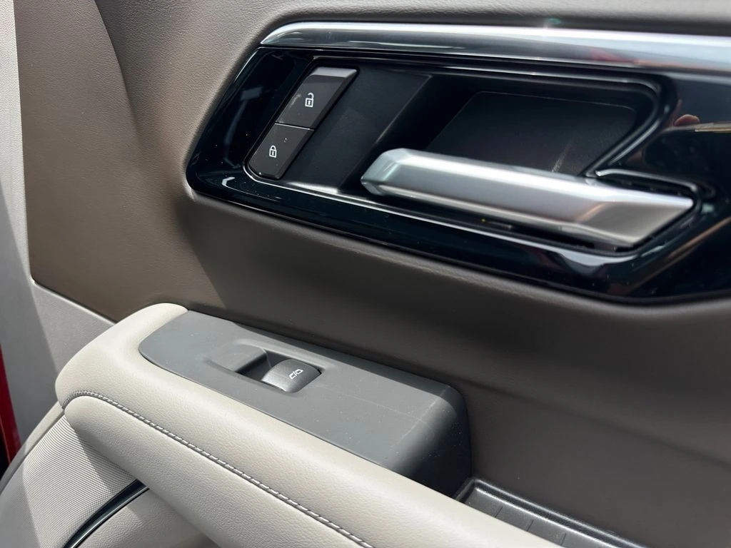 2026 Chevrolet Suburban LT - Photo 40