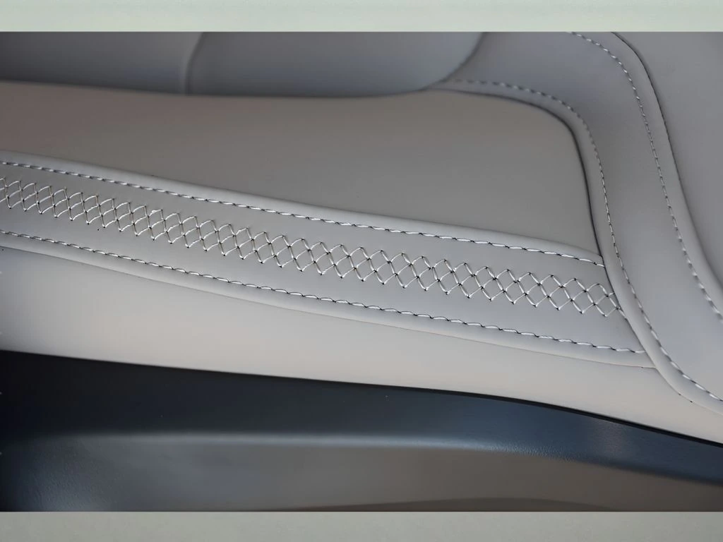 2026 Volvo - image 33