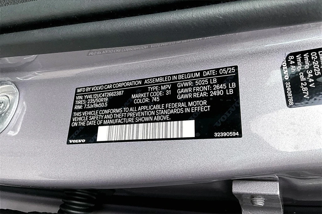 2026 Volvo - image 18