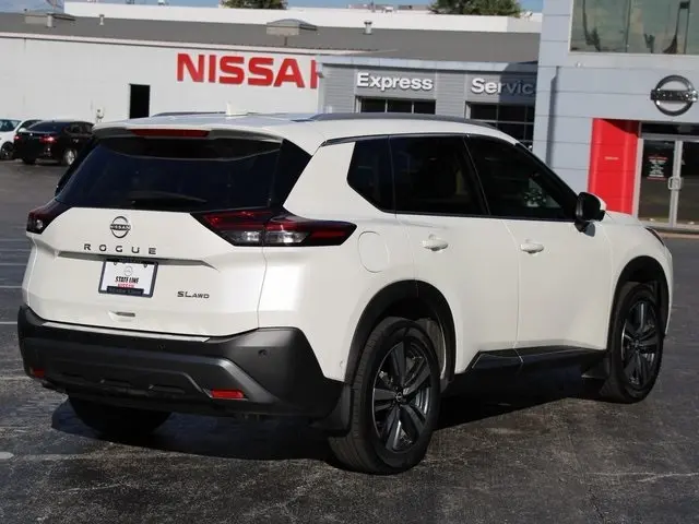 2023 Nissan Rogue SL photo 8