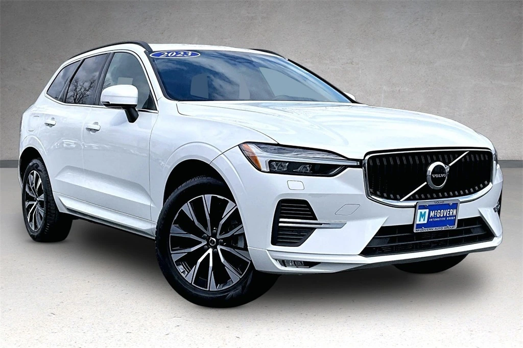 2023 Volvo - image 3