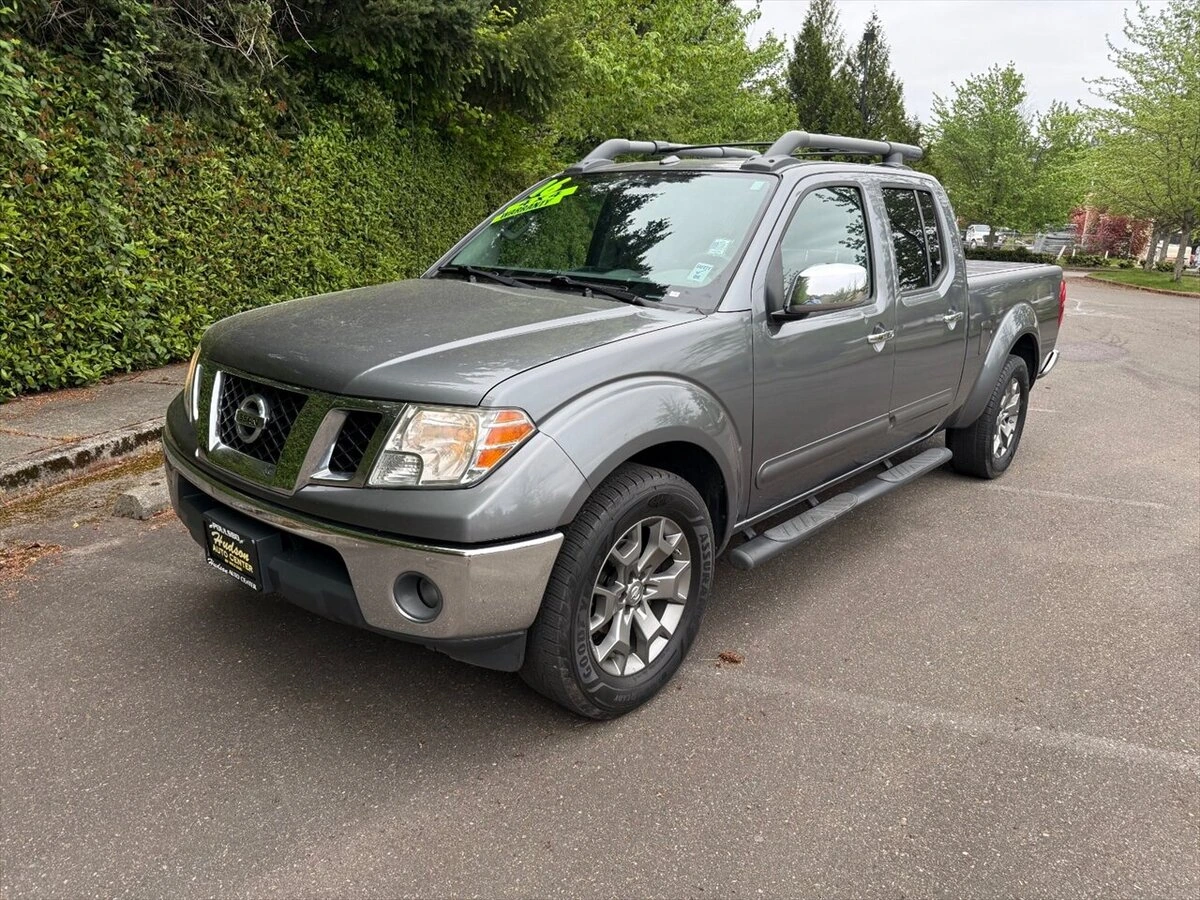 2016 Nissan Frontier SL Crew Cab 4x4 5AT's photo
