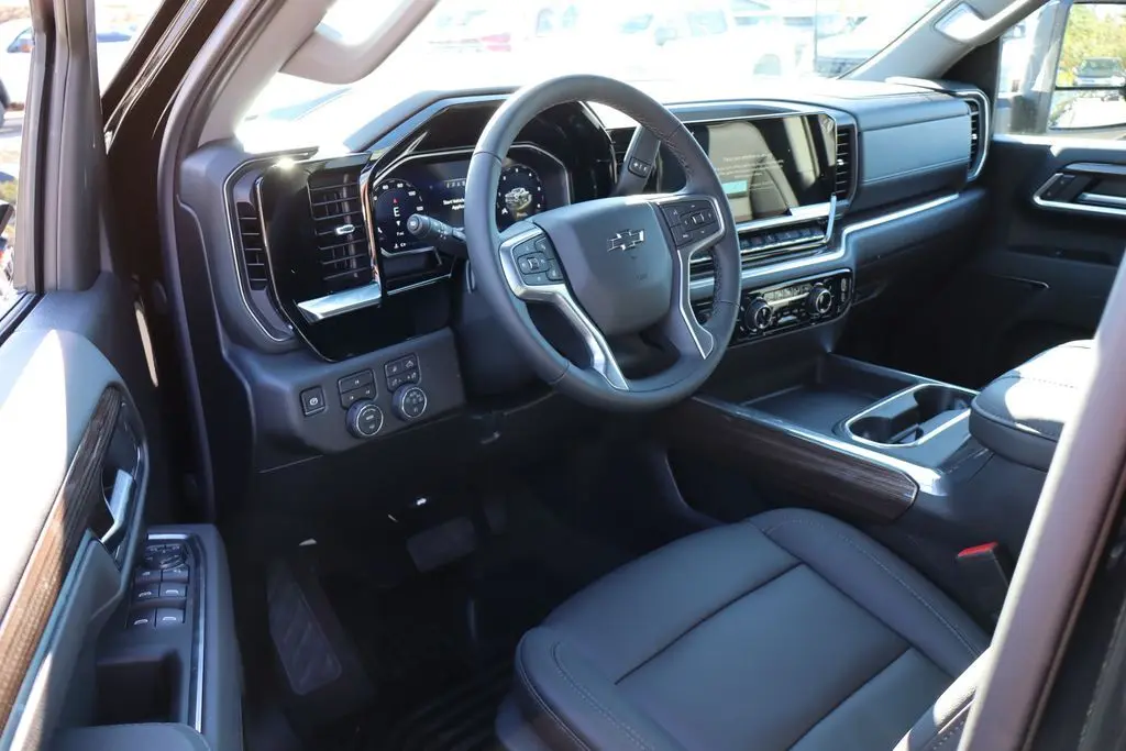 2026 Chevrolet Silverado LT photo 14