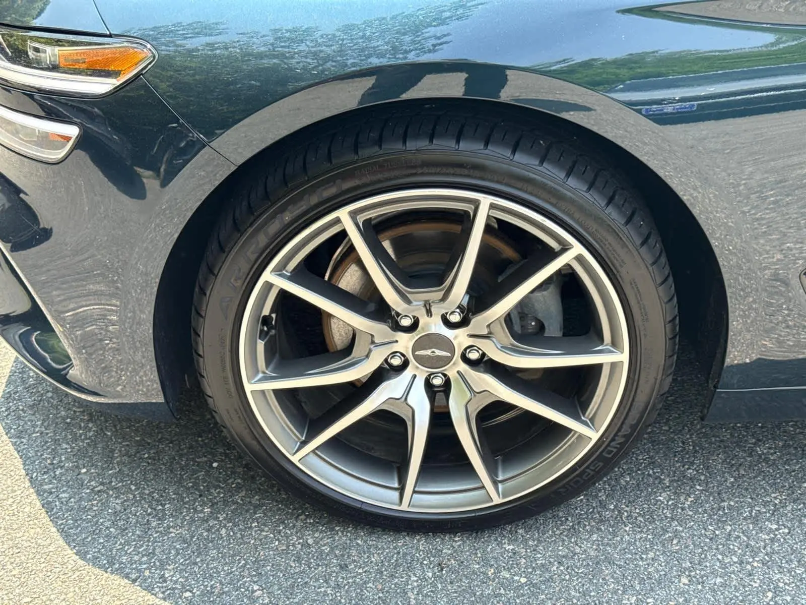 2022 Genesis G70 2.0T photo 10