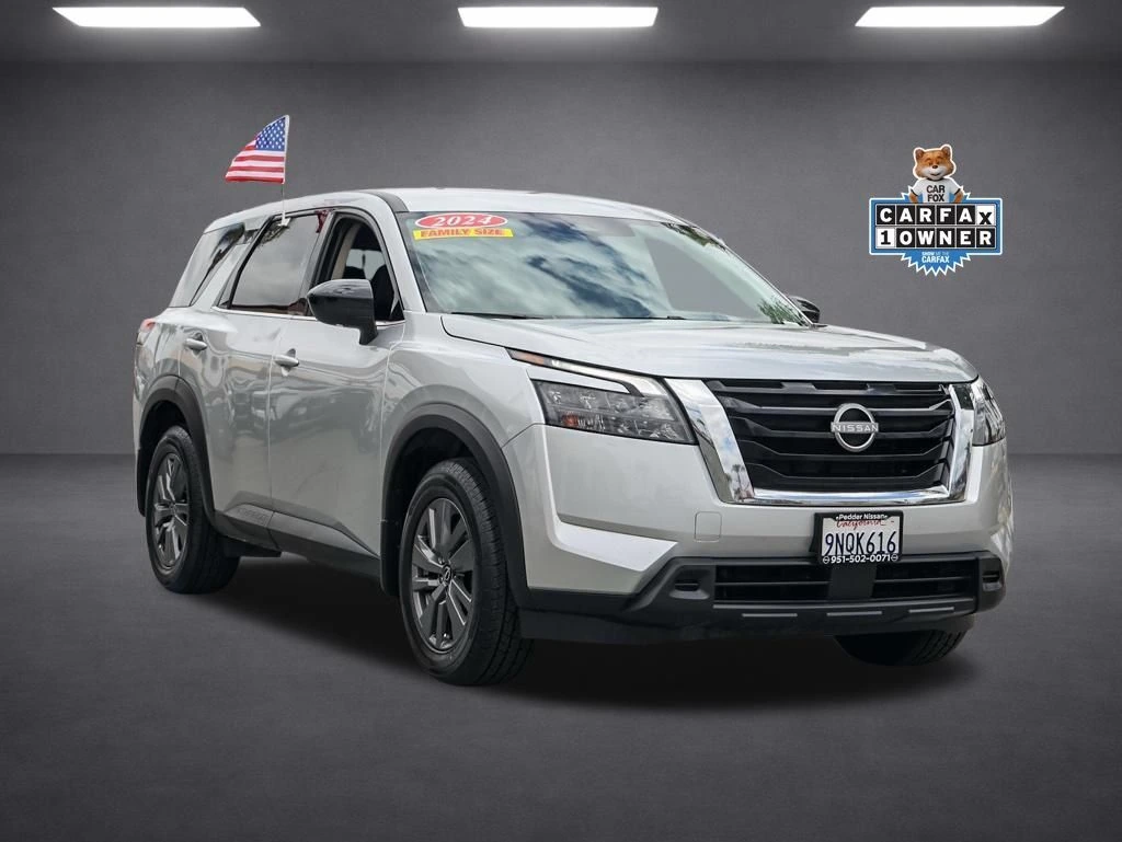 2024 Nissan Pathfinder S 2WD's photo
