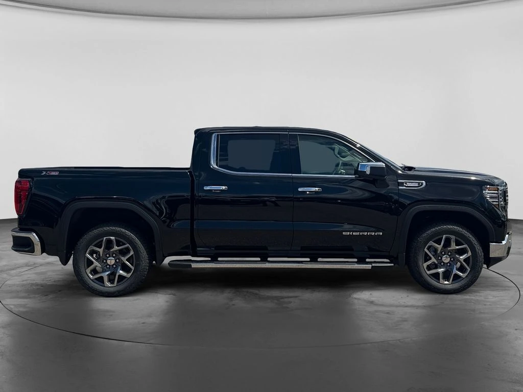 2026 GMC Sierra 1500 SLT - Photo 8