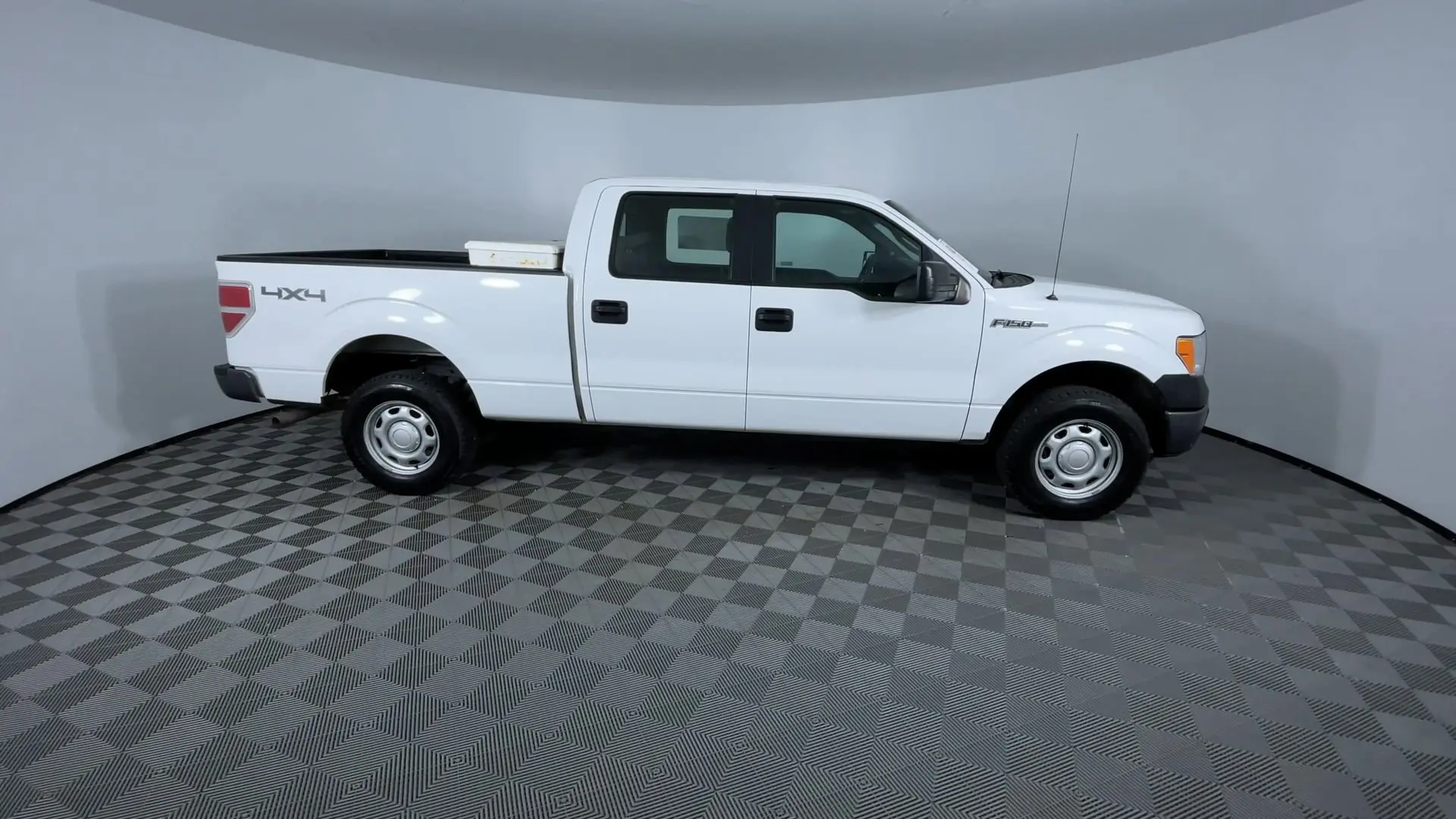 2013 Ford F-150 XL photo 9