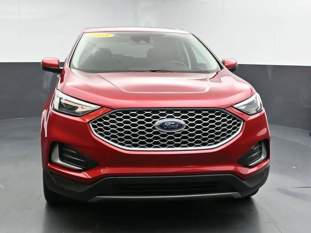2023 Ford Edge SEL photo 3