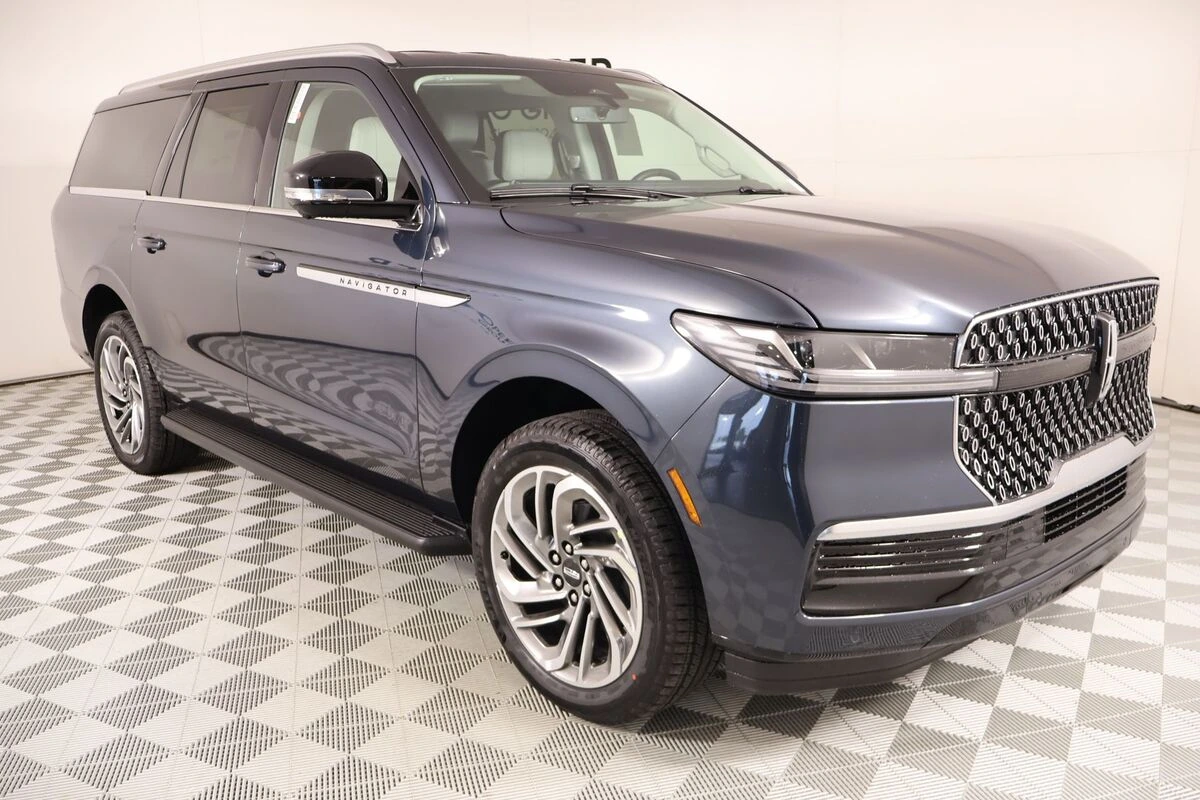 2026 Lincoln Navigator Premiere L 4WD's photo