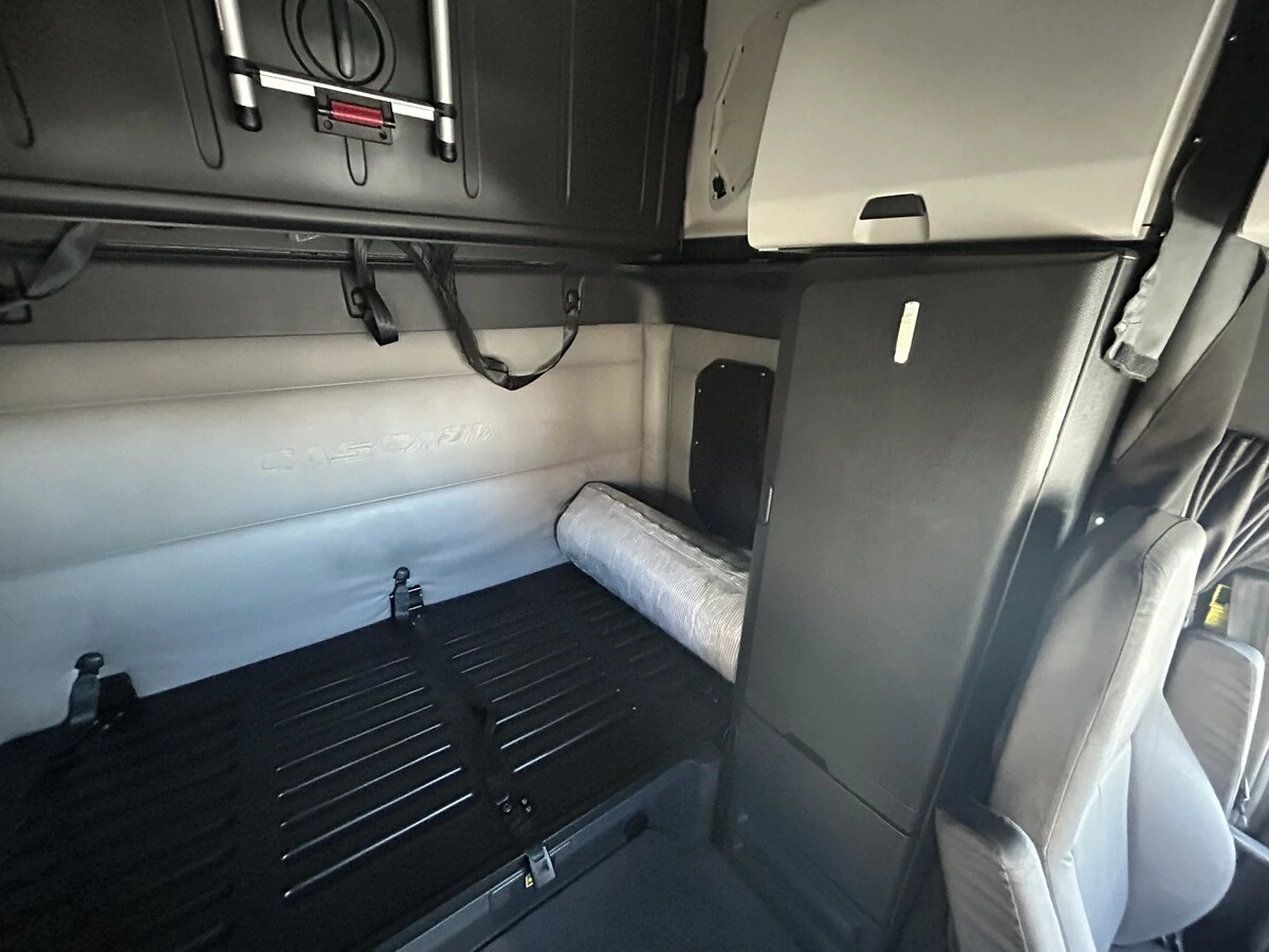 2022 Freightliner Cascadia - image 20