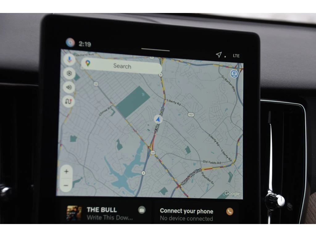 2026 Volvo - image 19