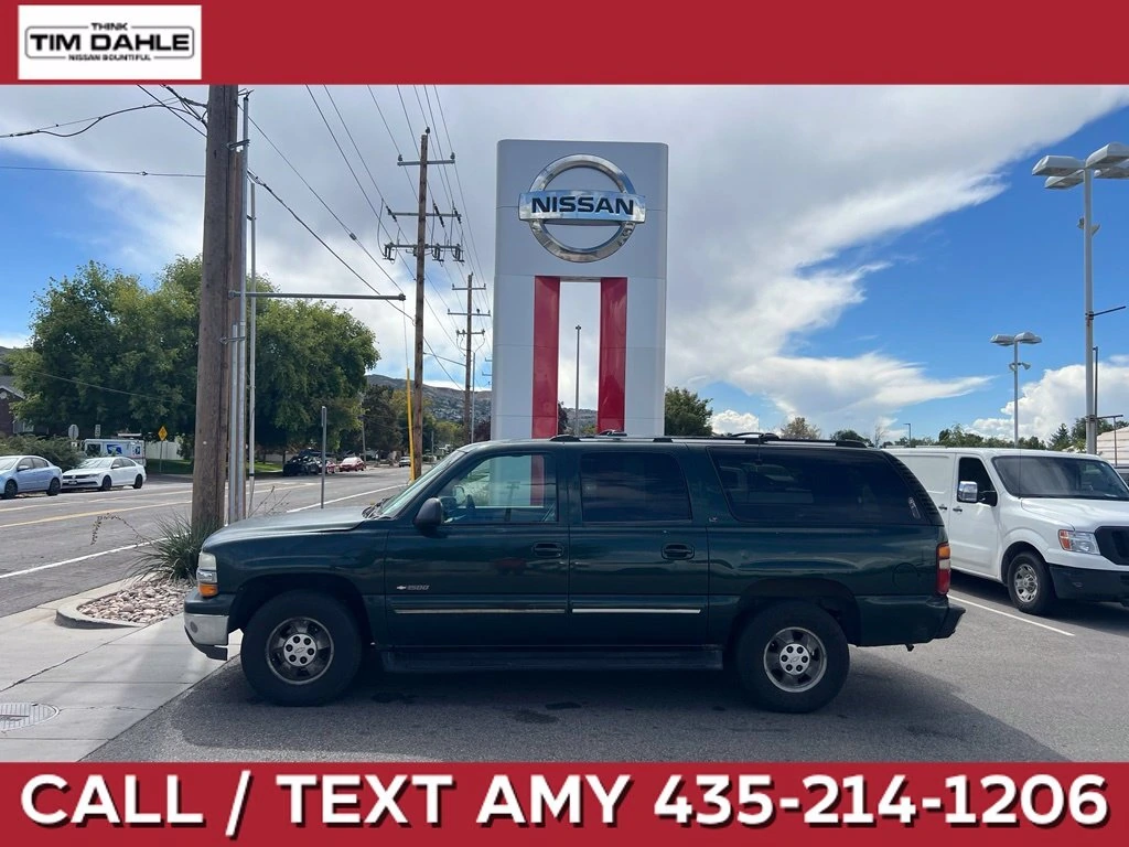 2001 Chevrolet Suburban Base