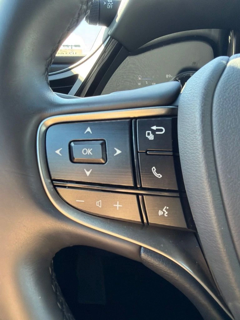 2025 Lexus ES 350 - Photo 20