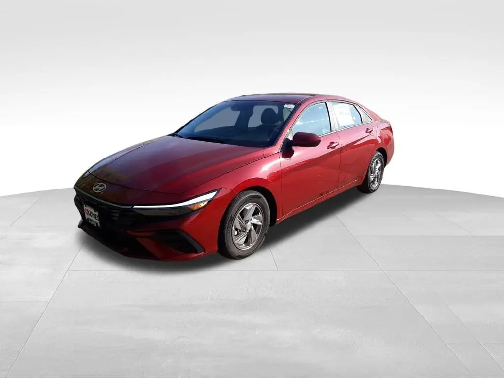 2025 Hyundai Elantra SE photo 3
