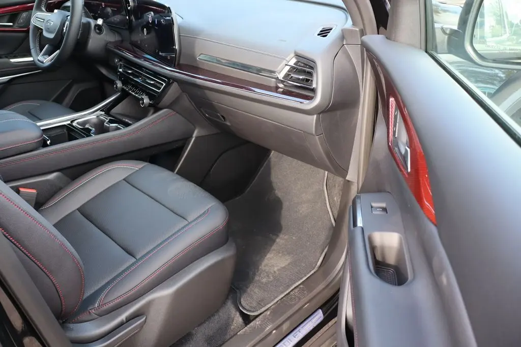 2026 Chevrolet Traverse Z71 photo 48