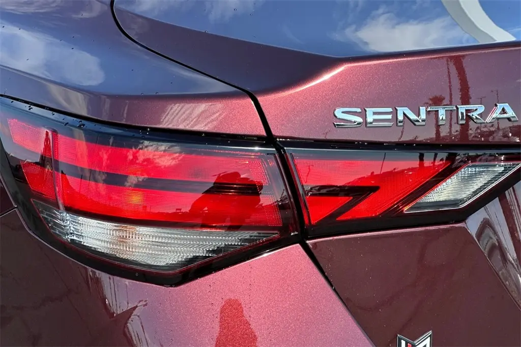 2025 Nissan Sentra SV photo 26